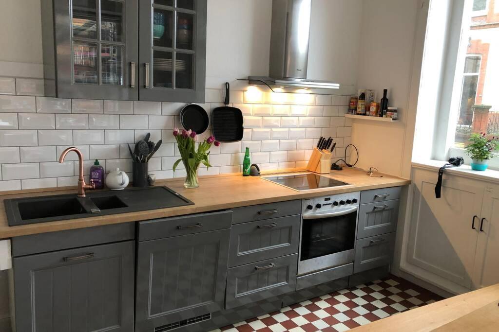 Grosszuegige 185M2-Altbauwohnung In Bestlage 7Zimmer-2Baeder-2Kuechen-2Wcs Hamborg Eksteriør billede